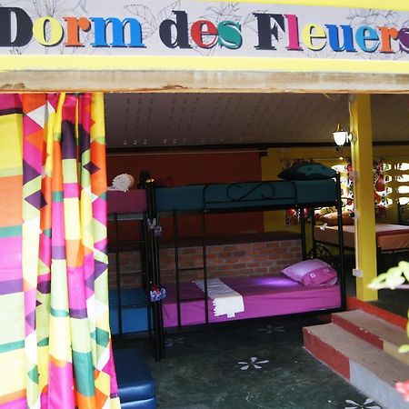 Dorm Des Fleurs Hostel Khao Lak Luaran gambar