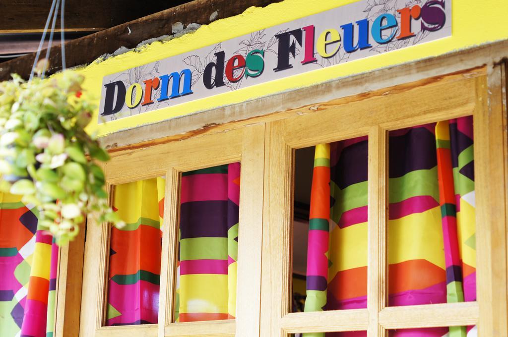 Dorm Des Fleurs Hostel Khao Lak Luaran gambar